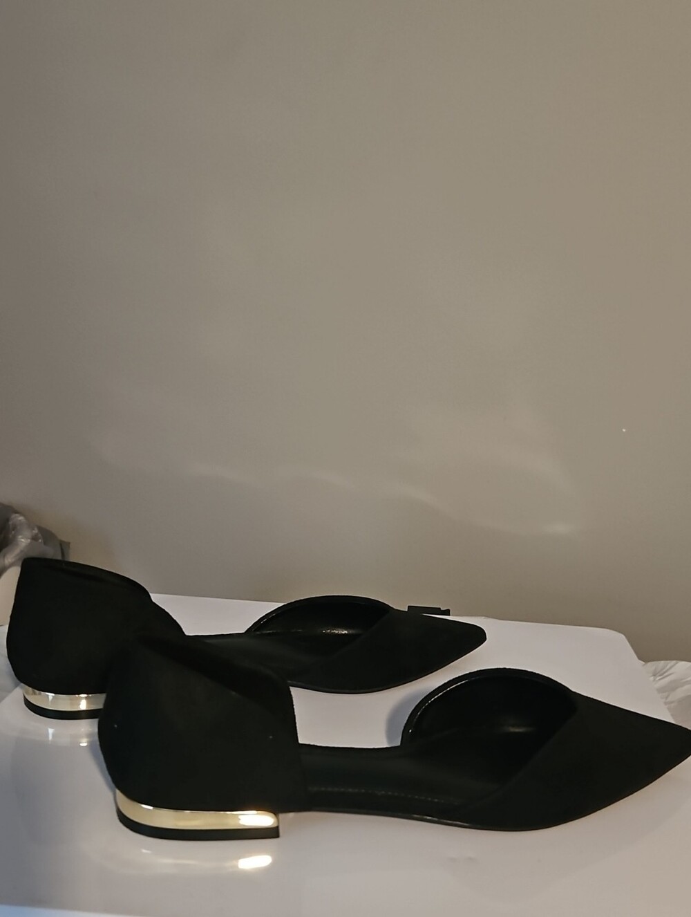 Nwot Black Pointed Toe Flats with Gold Accent